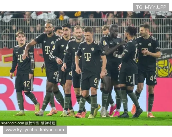 王子回归德甲首支球队的故事与赛场表现 王子回归德甲首支球队的故事与赛场表现